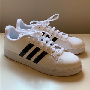 Women’s Adidas Sneaker